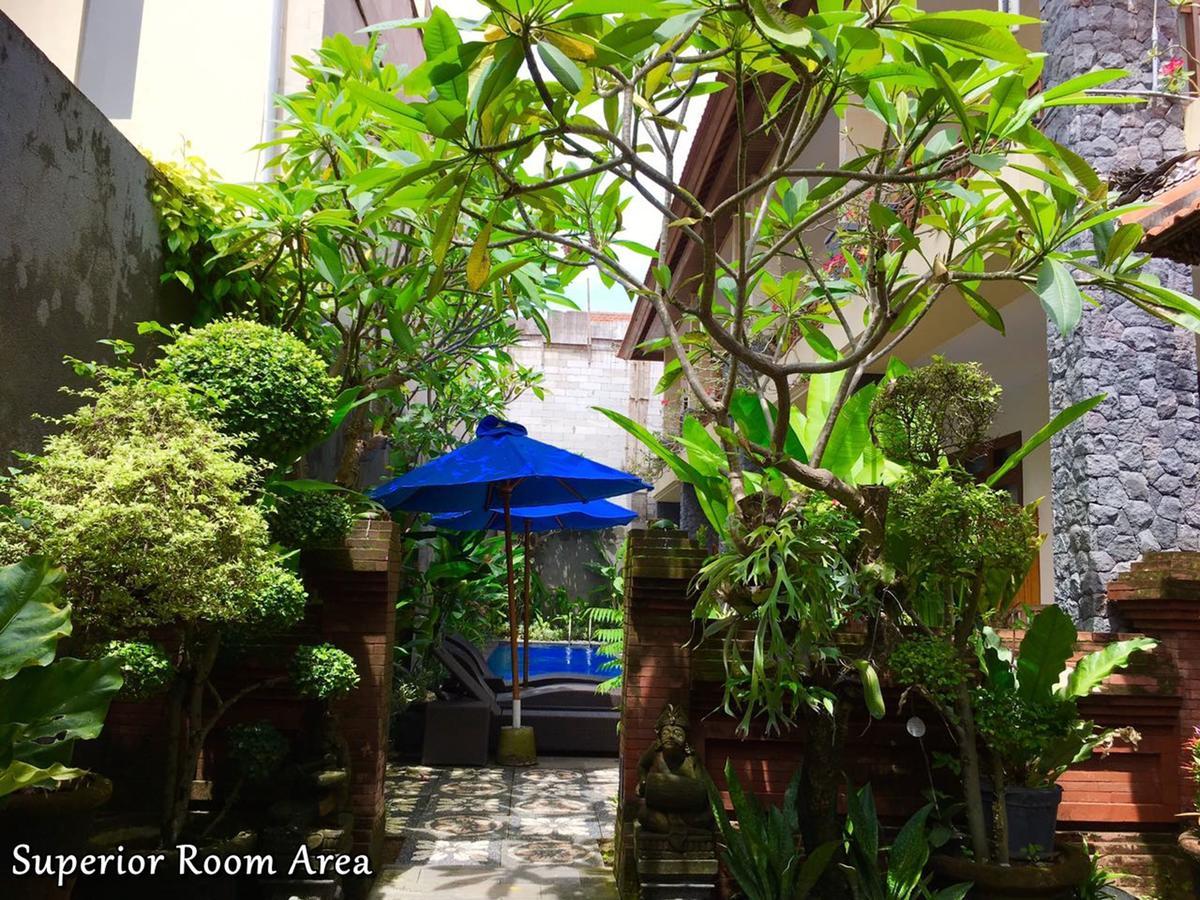Agus Tri Wisma tamu Sanur (Bali)