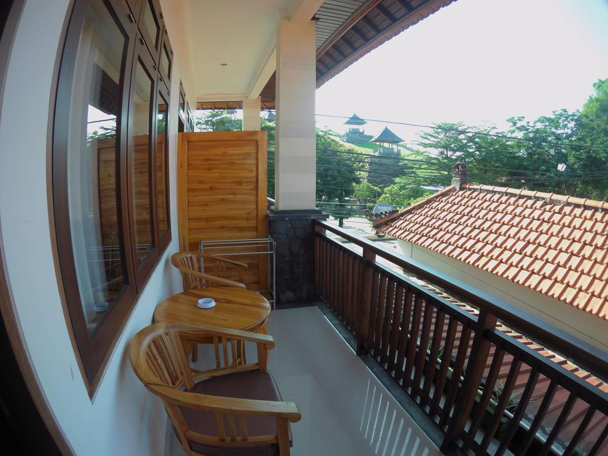 Agus Tri Sanur (Bali)